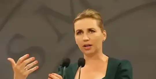 丹麦现在闹出了两个国际级笑话：第一，丹麦女首相为了向美国示好，对着中国一路猛冲，结果转过头来，美国却盯上了丹麦自己的“腿”。

第二，丹麦国防部竟然告诉士兵，一旦美国真对格陵兰岛动手，遇到美军可以直接开火，不必等上级批准。

可真正扎眼的，已经不是“敢不敢开第一枪”，而是一个更现实的问题：丹麦拿什么