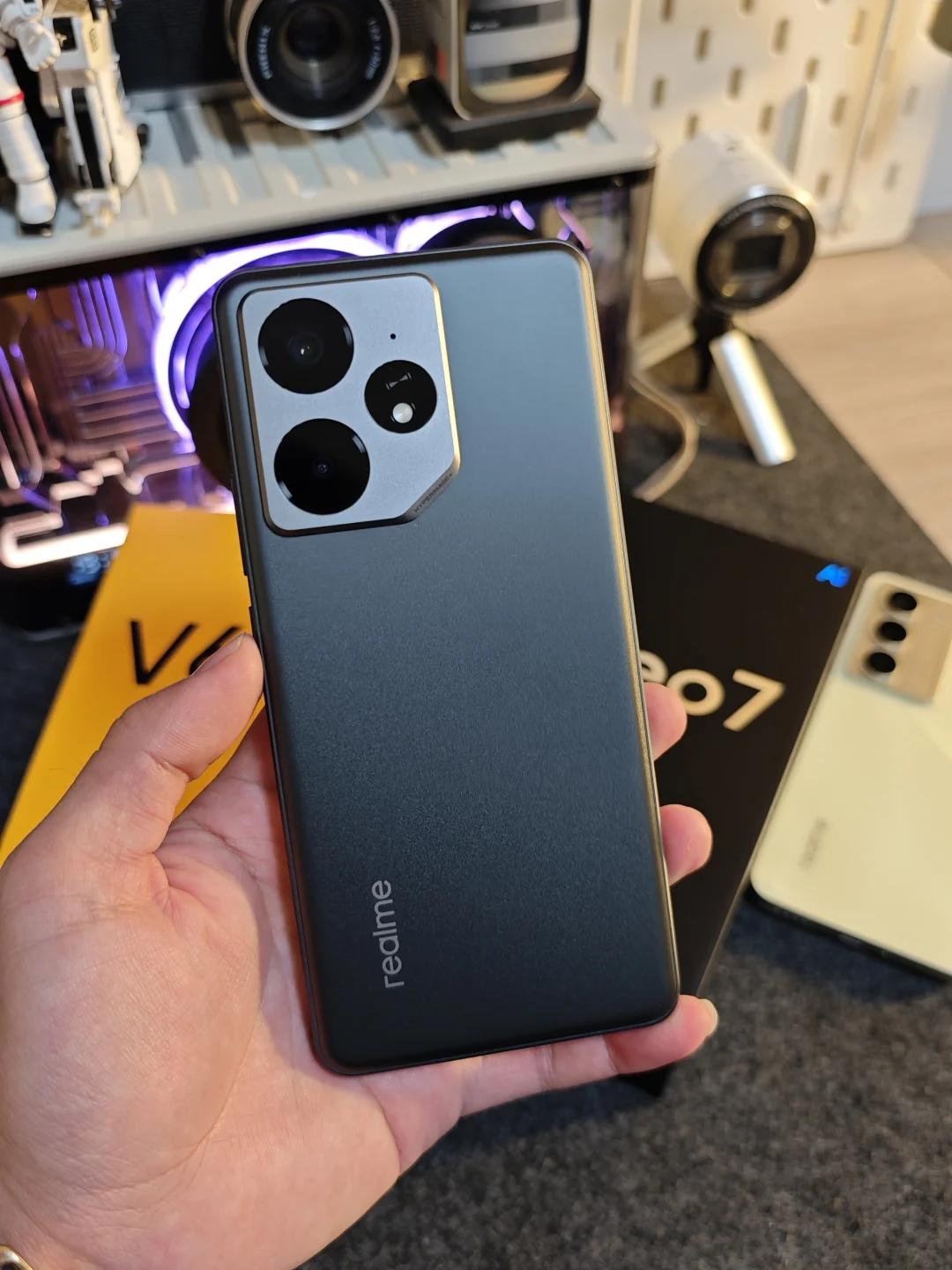 手机就这么进入7000mAh时代