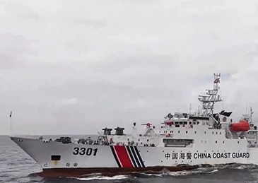 中国海警局新闻发言人姜略就仁爱礁昨天发生的事件表示，当时中方第一时间允许菲方采取小艇过驳方式转运伤员，中国海警依法依规处置，并提供必要便利。菲方有关言论罔顾事实、颠倒黑白，企图混淆视听。菲猴在仁爱礁各种试探，估计是破船上的吃喝有问题了。再送不上去那就得喝西北风了，所以不排除后续还有突发事件。