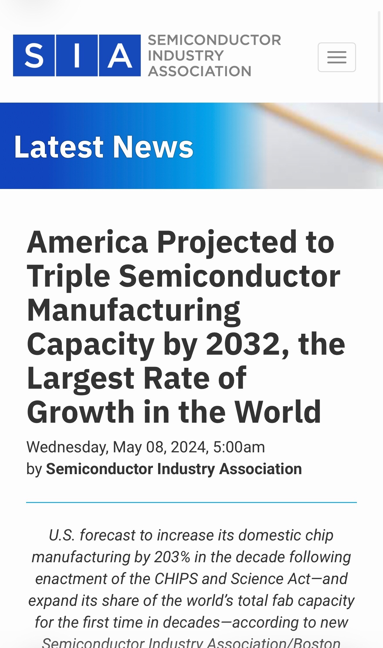美国正在重新获得先进半导体制造能力。

美国并不缺半导体实力。2025年，美国企业占全球芯片销售额 53.4%，仍居世界第一；但它的短板一直是制造——美国本土晶圆制造能力占全球比重已从1990年的37%降到2022年的约 10%。

这个局面正有所改变。

台积电已把亚利桑那投资扩大到 2650亿美元。按照台积电规 ​