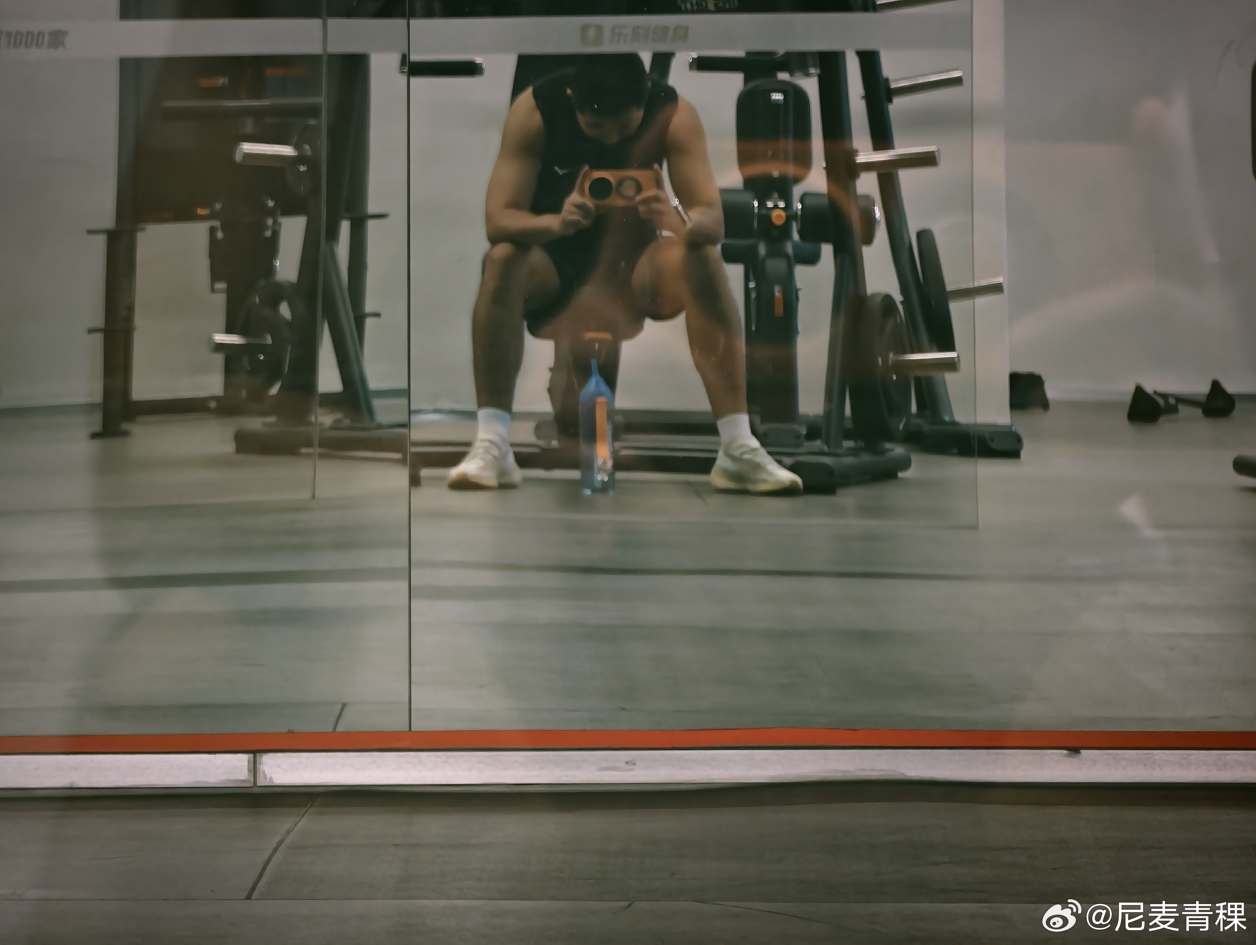 不相信剃须刀广告和照片 ​​​