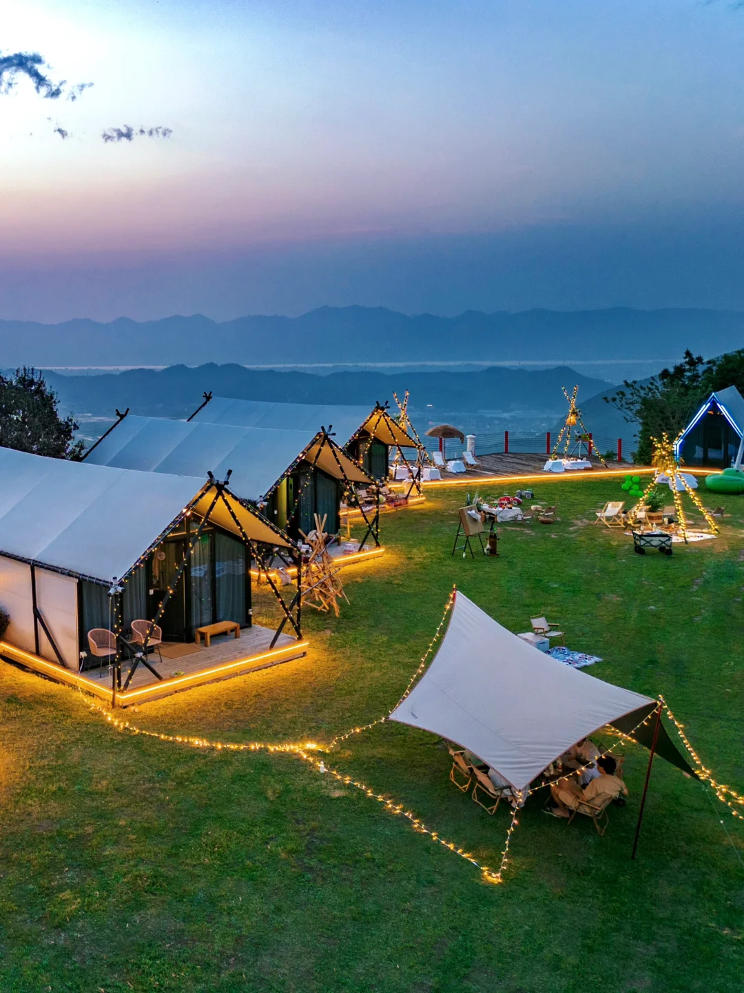 杭州山顶上的星空营地！可以独享日落和云海～