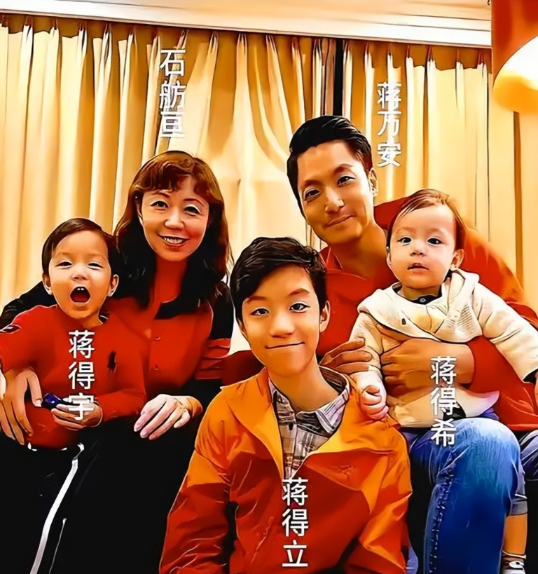 不查不知道，看看蒋万安给三个儿子起的名字，骨子里还是中国人！

各位看官先别急着