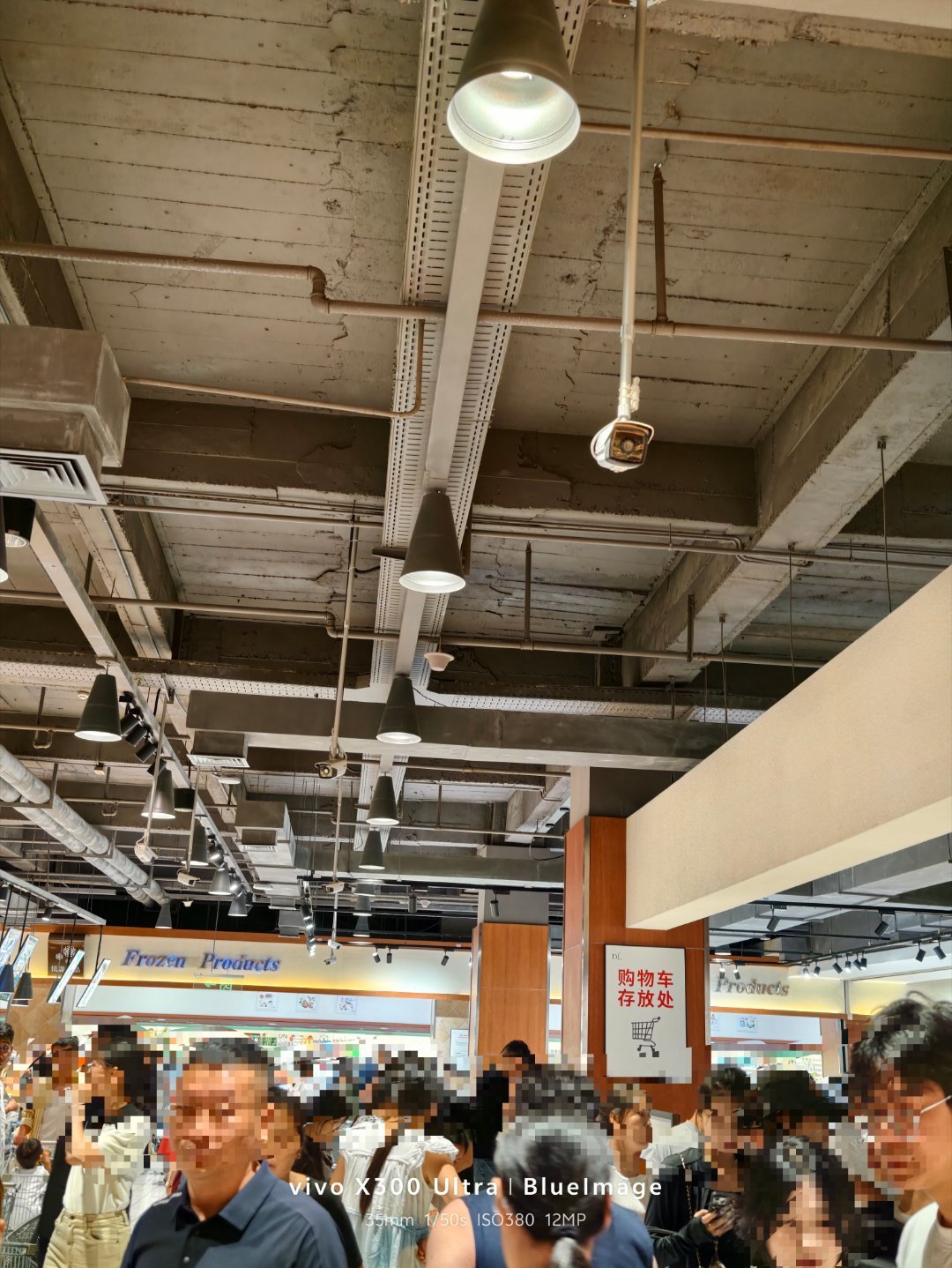 ！！！

本地人来逛胖东来了，人还是多，但是没有以前多了，感觉热度没有那么高了。#我的日常plog#  ​