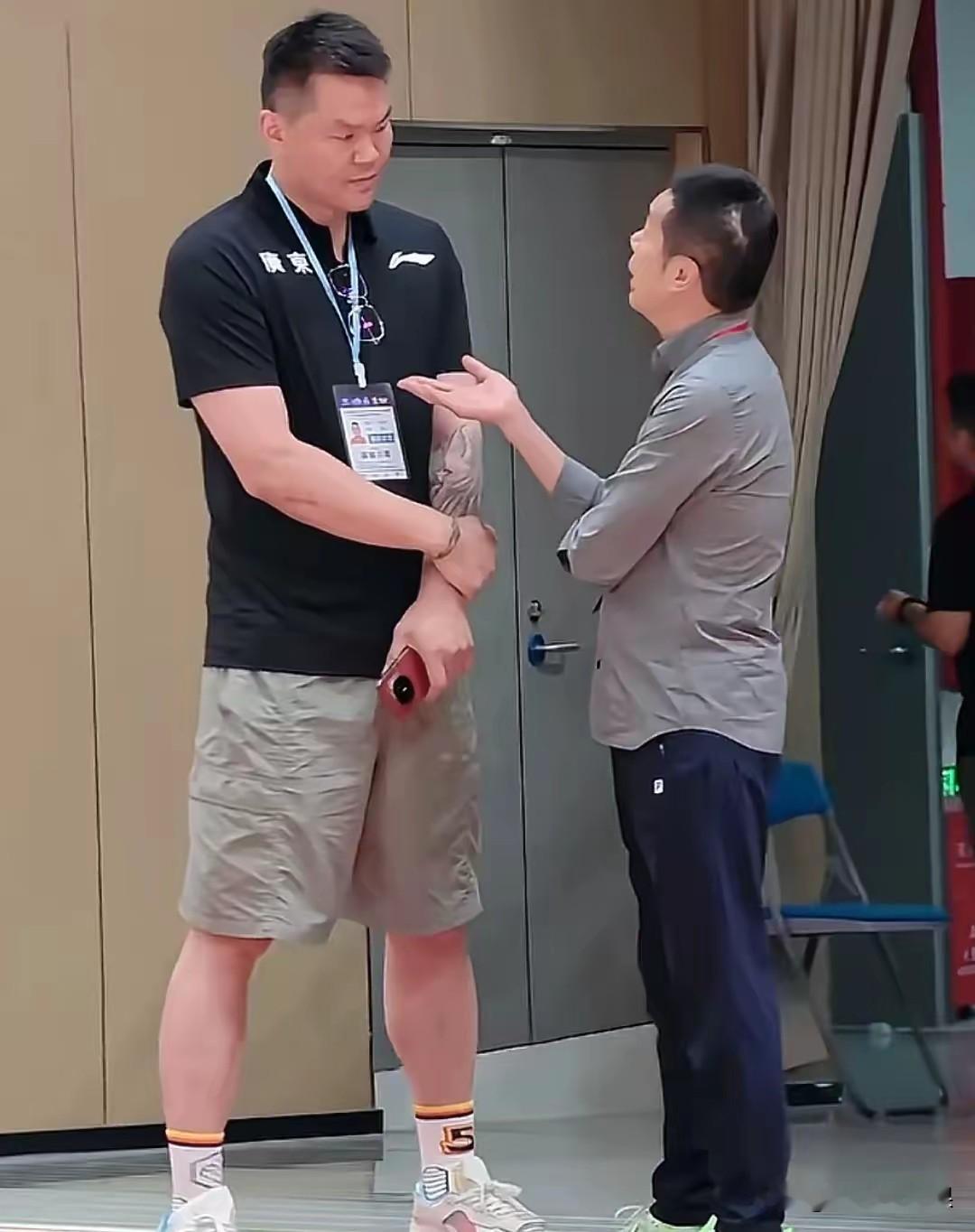朱杜离任后，广东队人气逐渐下滑，陈海涛或意想不到。

距离CBA新赛季揭幕战时间已经不足一个月时间，CBA联赛20支球队唯有广东队仅签约了一名外援，主要原因也是球队新的掌门人和新的教练组团队全部调整，新的团队需要更多的时间来了解球队阵容搭配架构方可最终确定球队需要哪一种类型的外援，朱杜双双离任后不仅