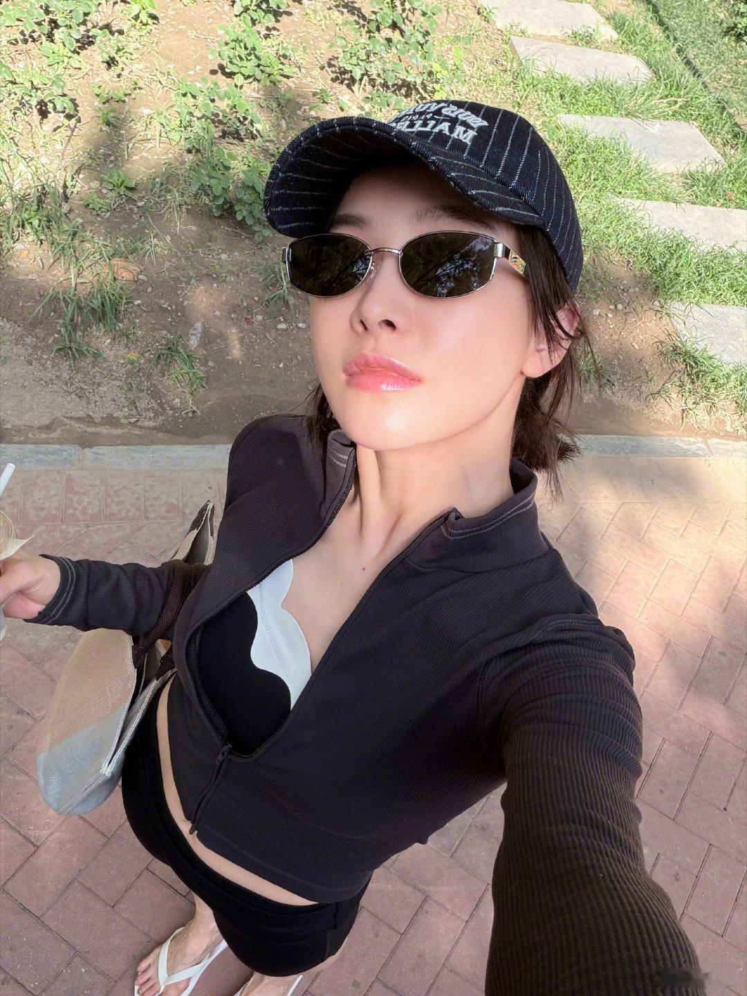 [超话] 我宋姐就是这么自律[憧憬]💚​​​