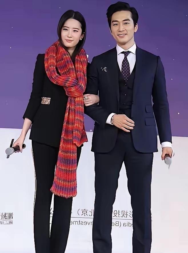分手的账，不是一句“和平分开”能抹平的
先把时间线捋清楚。2026年1月，狗仔刘大锤爆料两人基本分手，核心原因是婚姻规划对不上——宋轶想安定，白敬亭在冲事业。这个说法当时有媒体跟进报道，中华网2026年2月27日的标题写的是“宋轶渴望稳定婚姻，白敬亭一心冲事业”，东方日报2026年2月16日的报道口