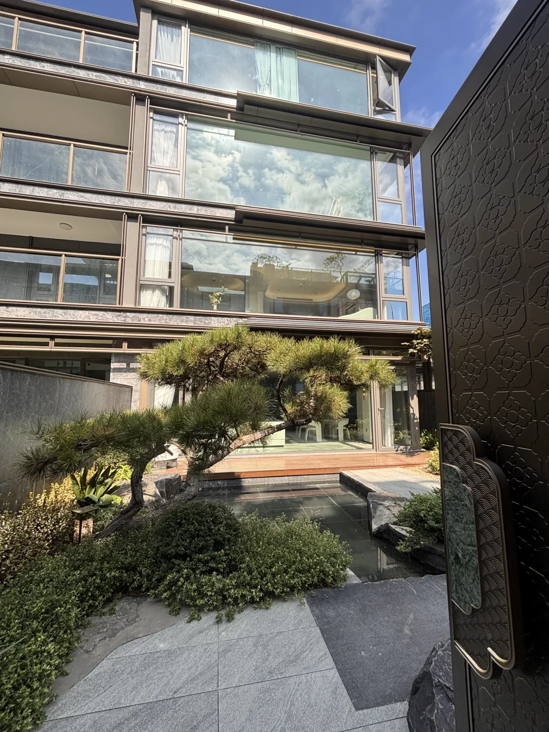 350万买宋风叠墅，近园区，每天多睡半小时