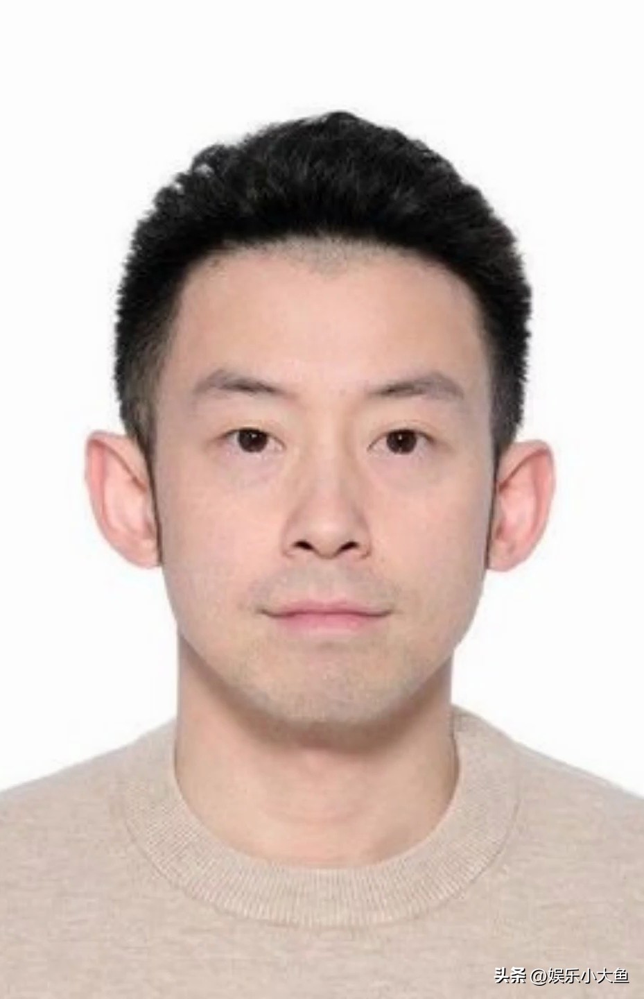 爱知·名古屋第20届亚运会港台公式照，杜凯琹、黄镇廷这些老将压阵，苏籽童、林依诺这批小将出征，感觉能看到一种团队的传承。亚运会这个舞台，不管成绩如何，光是能穿上代表团服装站上去，就已经是对他们实力最大的肯定了。加油！