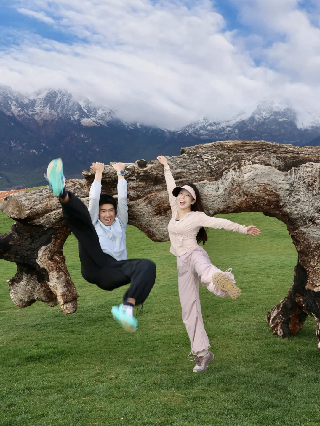 在玉龙雪山下，拍下属于我们的春天💑