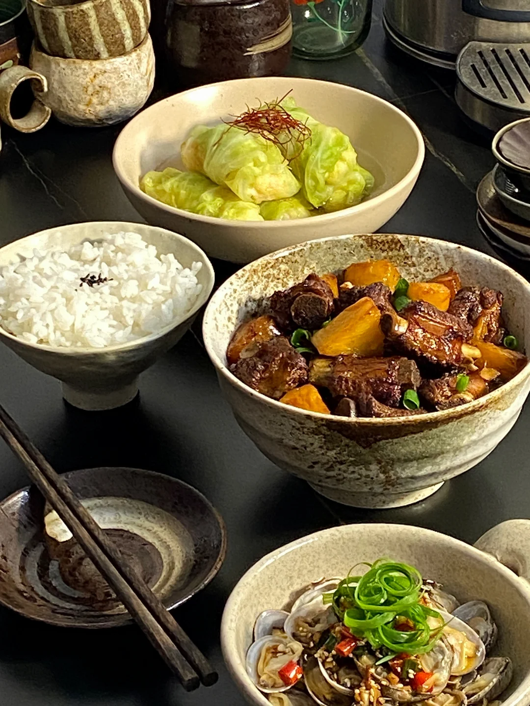 今日食谱📜菠萝排骨 虾滑卷心菜 酸辣花蛤🥢