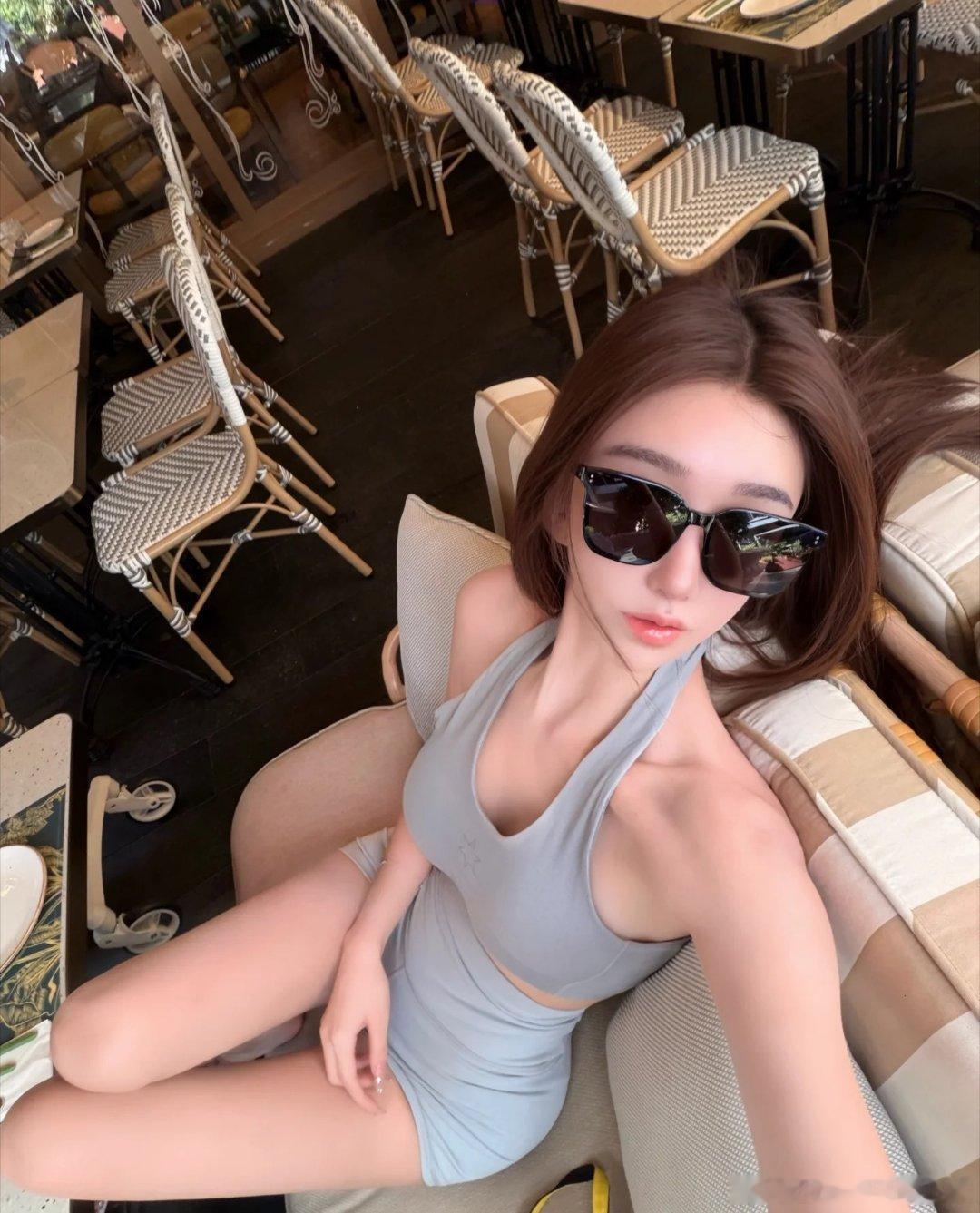 节前布置两姐妹昨日全部冲击戦婷 
今日关注以下市场唯一幸存者…
#美股存储芯片股跌超4%##纳指跌1.25%##A股3800点股民心态# ​