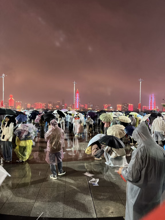 武汉的烟花我还蹲得到吗？