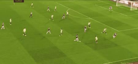 阿森纳1：0击败阿斯顿维拉，萨卡门前抢射得手，帮助枪手拿下一场胜利。
虽然阿森纳赢了比赛，但场面上阿斯顿维拉却是一点不落下风，埃梅里的球队一打阿森纳就来劲，要不是这个赛季维拉人员流失的厉害，本场阿森纳估计真得栽了。
恩迪亚耶的横梁，杰克逊的下底传中都差点改写比分。新人较多的维拉明显还需要再继续磨合磨