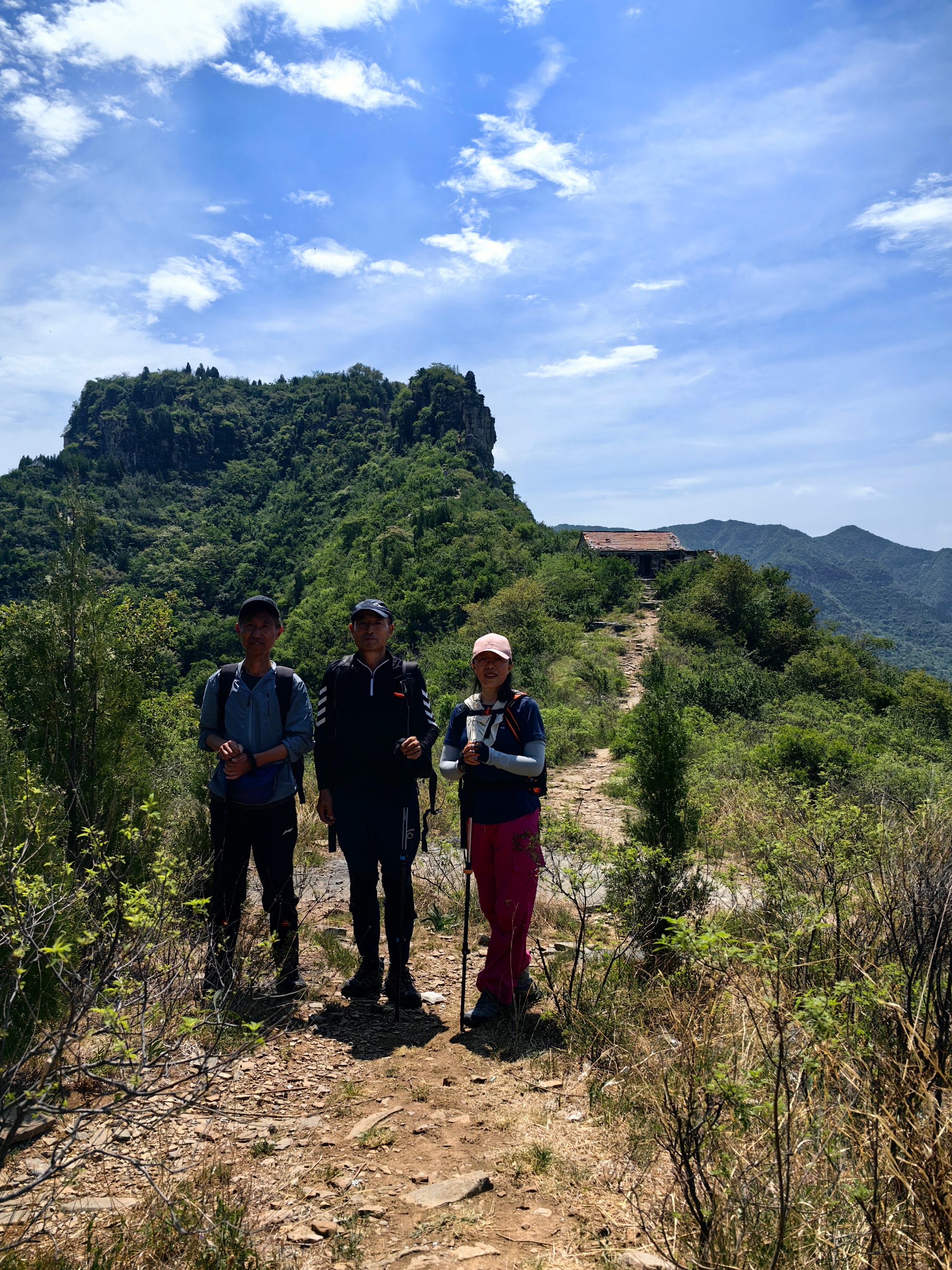 第二次孤独之旅，2026年5月17日跟随二哥、大皮鞋淄博莲花山登山。这...