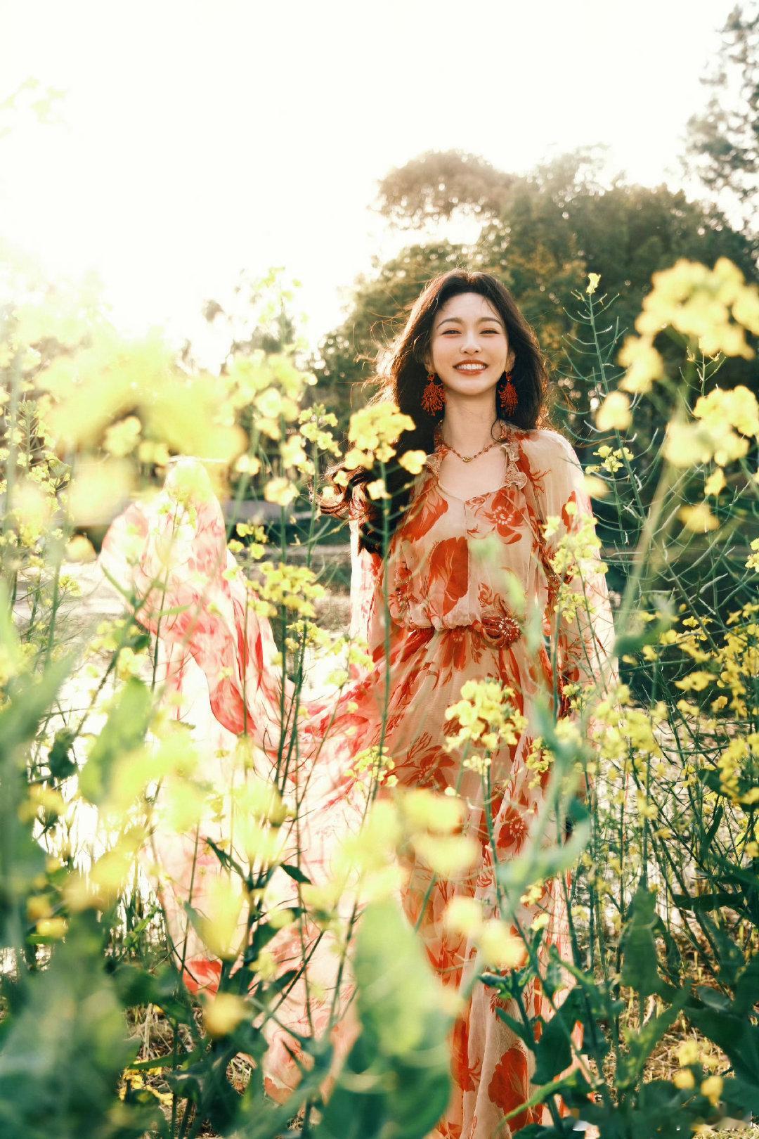 #唐嫣十年低调助学#唐嫣人美心善啊啊啊 ​