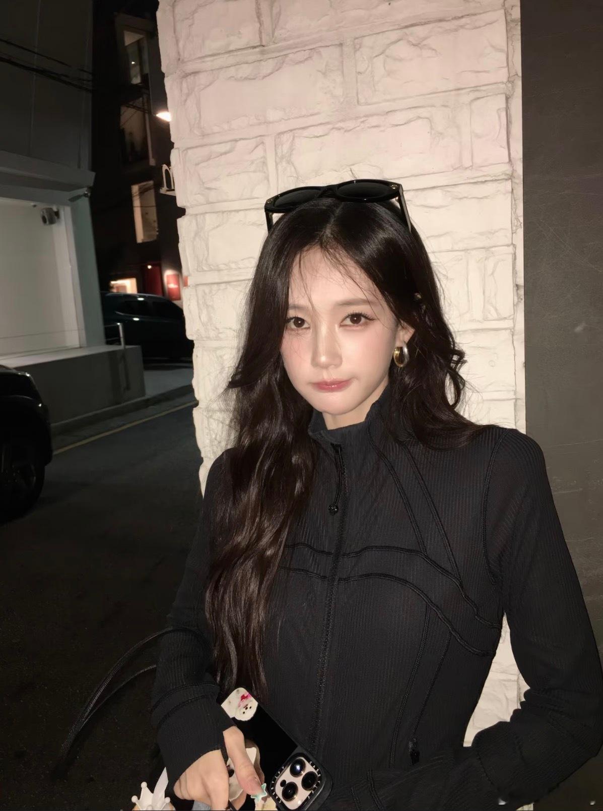 #李一桐[超话]#  大家好我是新粉丝 最近看了我不是大师 特别喜欢江飞燕 李一桐好美呀[哇][哇] ​