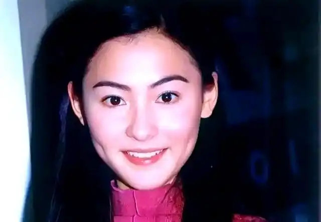 现在才明白，谢霆锋确实真心爱过张柏芝，离婚14年从未有过指责 ​