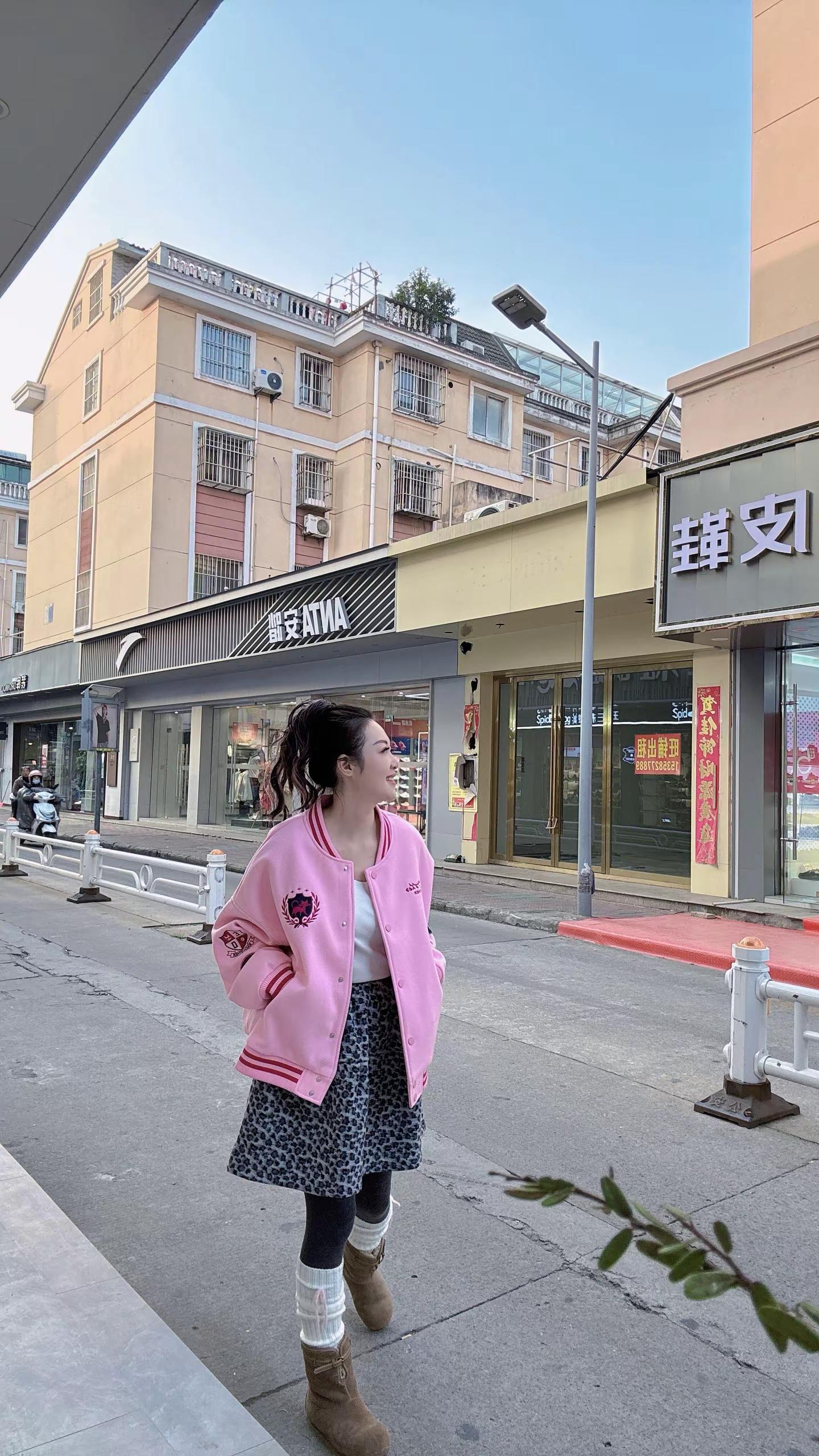 直到某一刻，我发现，我最珍惜的人对我轻慢，于是，我决定断了所有念想……