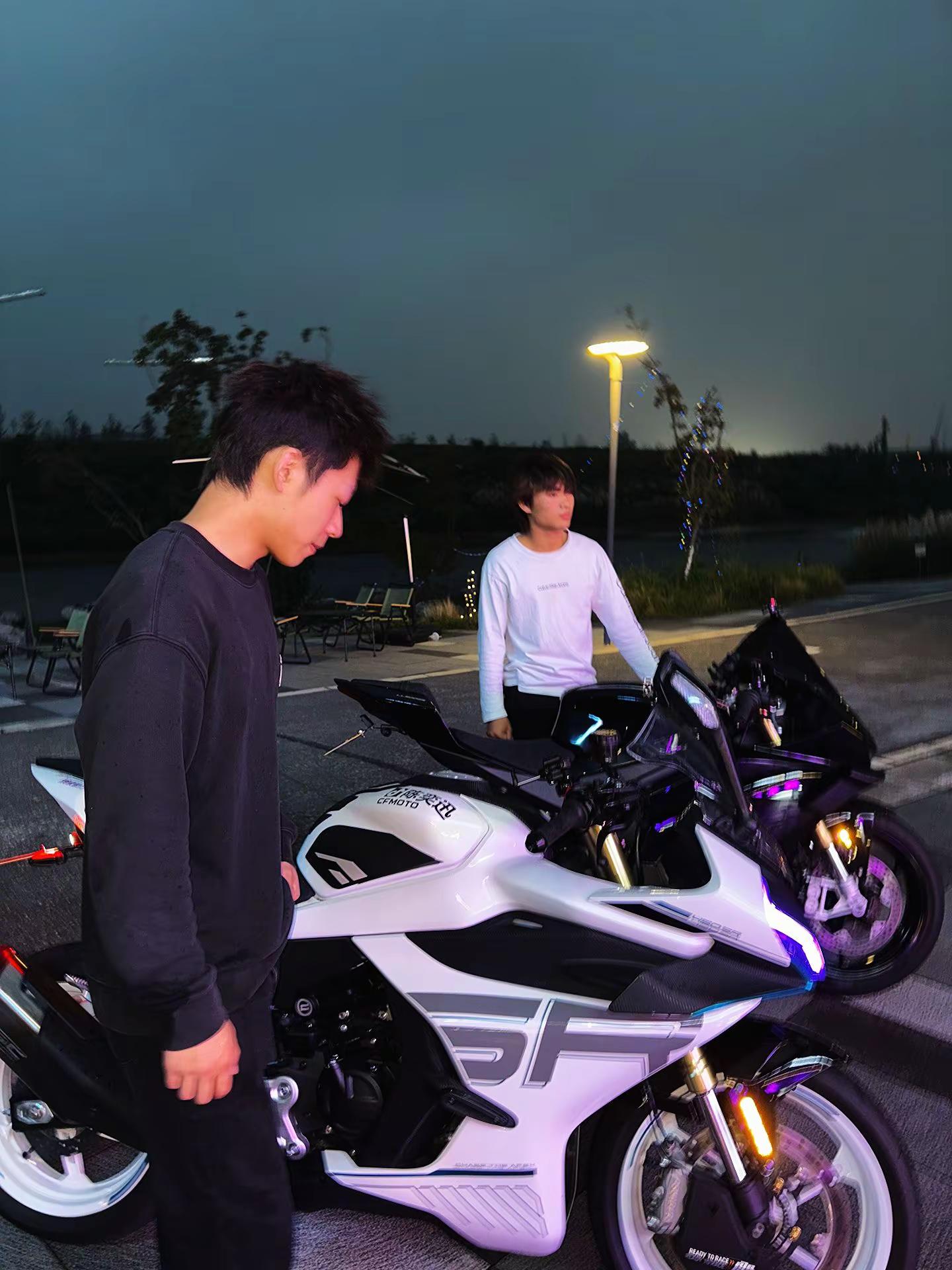 继续追求喜欢的东西吧450sr 张雪500rr