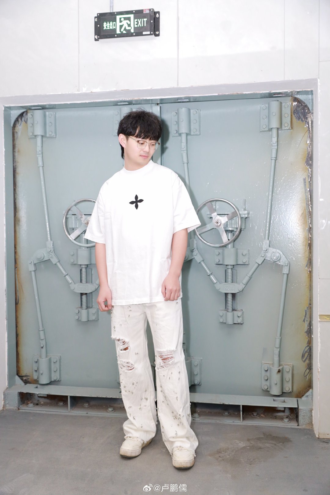⚪️White⚪️

#vivo[超话]##小卢篮球世界##逛吃逛吃卢# ​