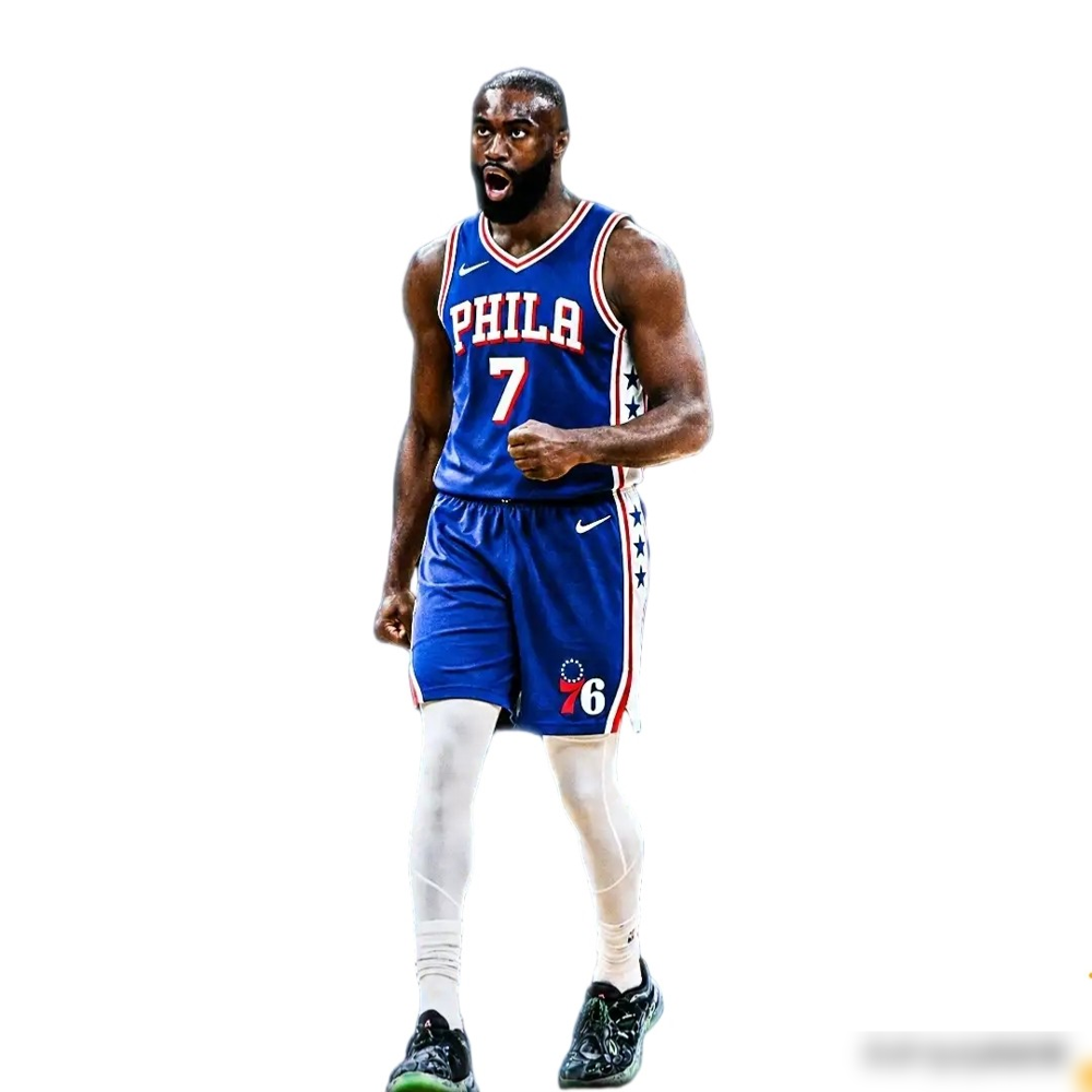 2016届NBA选秀前十顺位，十年过去了，拿得出手的居然还是杰伦·布朗。
状元西蒙斯刚以1年350万底薪签了国王。从76人的天之骄子，到篮网、快船，再到国王，现在自费去澳洲训练营，主动提出转型控球中锋。曾经的建队核心，如今连首发位置都要靠求。
榜眼英格拉姆刚被猛龙当筹码甩给快船。季后赛场均12分