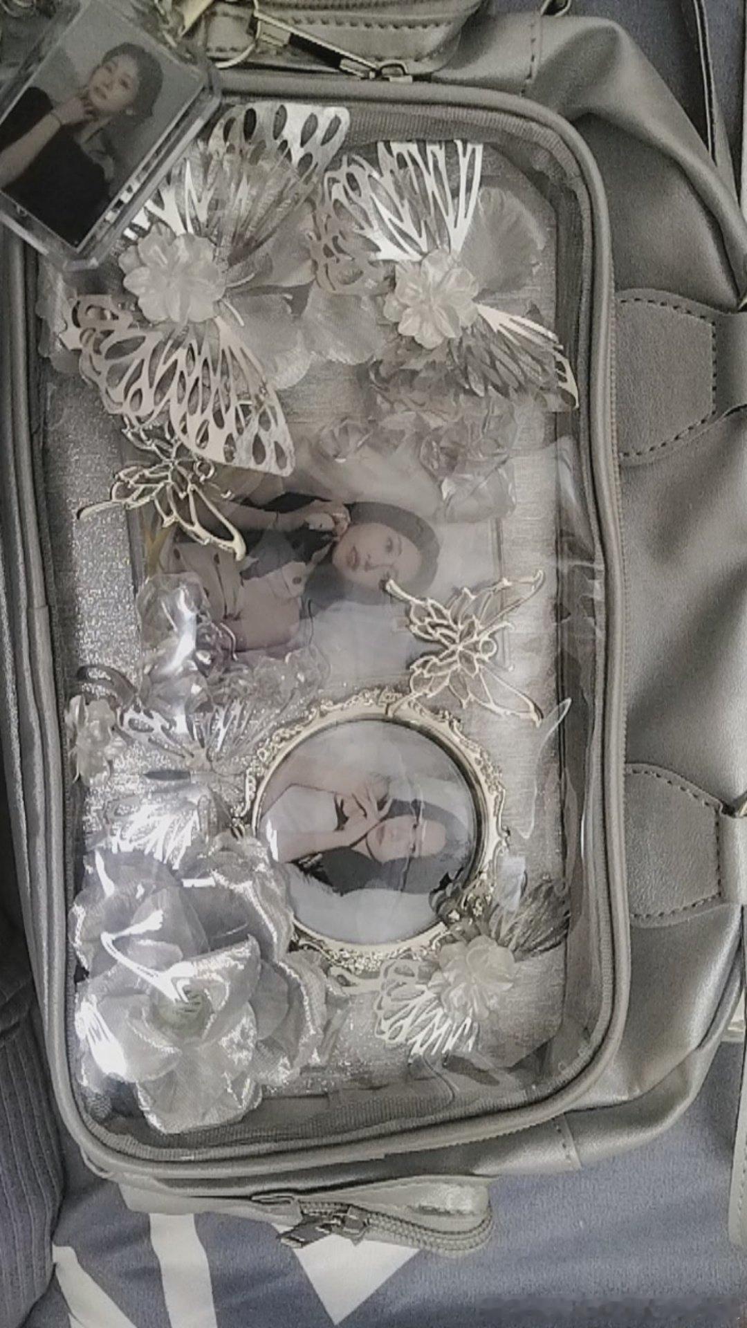 #张碧晨[超话]# 嘿嘿我的新痛包 ​