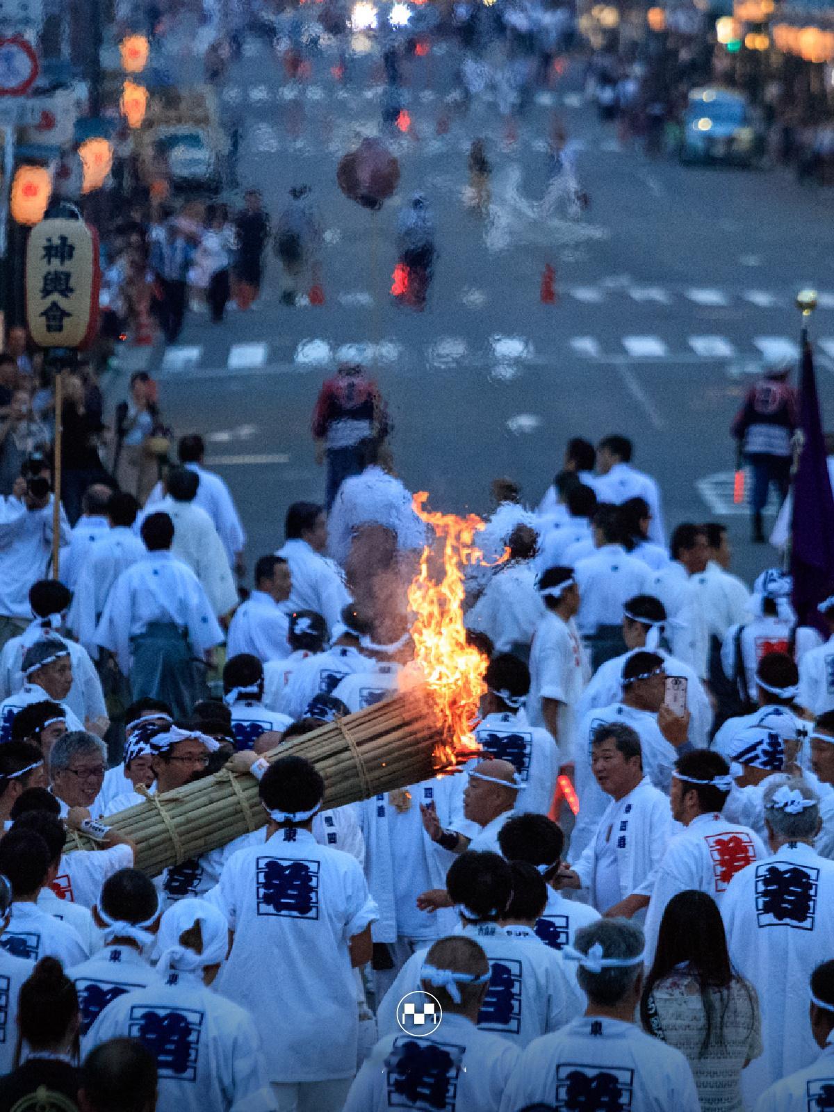 本周，将迎来祇园祭的人气行事「迎轿提灯」与「神轿洗式」。 「迎轿提灯」...