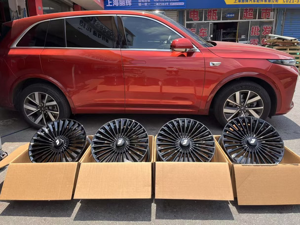 理想L7车型升级20寸万吨锻造轮毂完美上车
