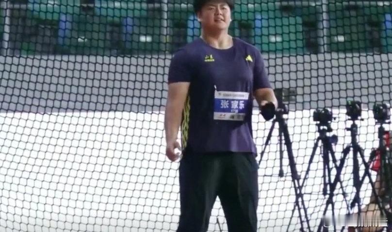 19岁张家乐首次打破女子链球亚洲纪录 跃居史上第七位亚洲选手最高排名 ...