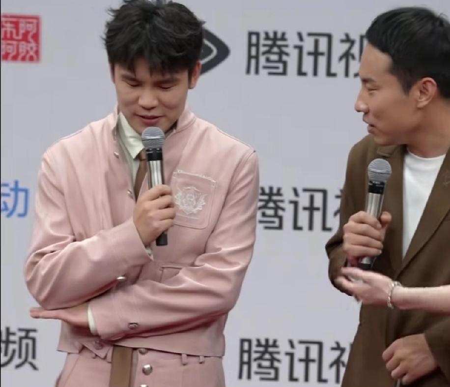 我发现何广智和徐志胜这俩人不知道为啥，这两个人一同框，给人的感觉就是带...