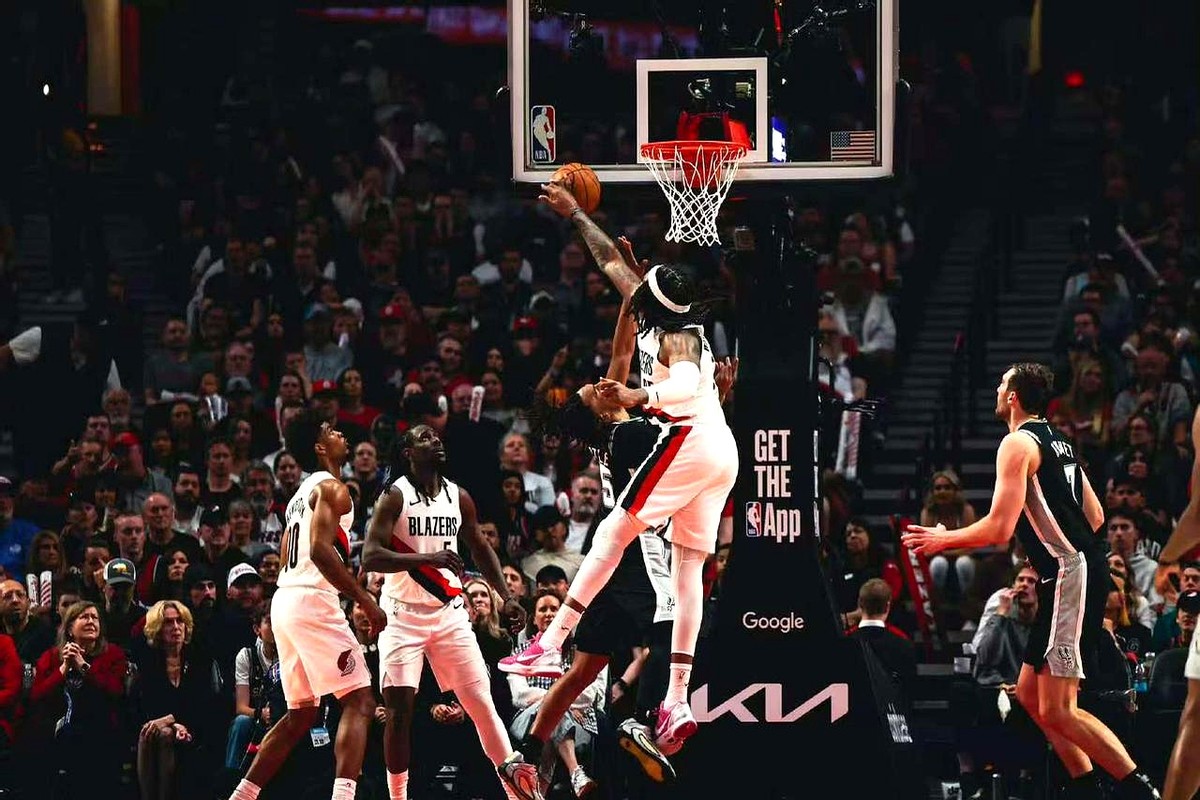 老大不在，真以为马刺队没人了？  西部季后赛G3，文班亚马因伤缺阵，马...