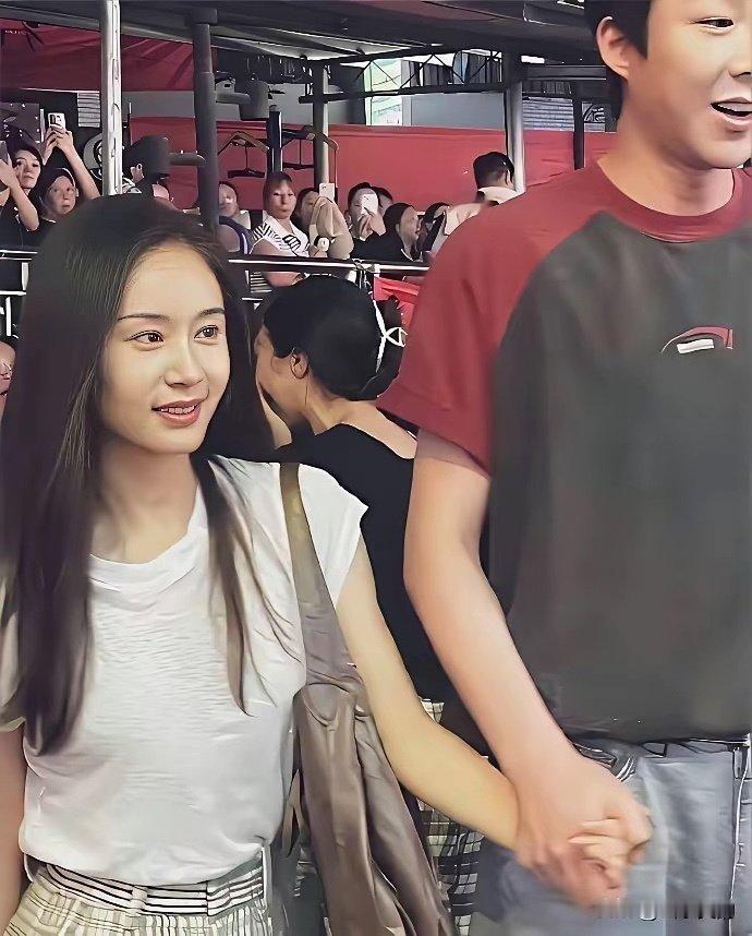 电视上看着一般般，真人非常漂亮｜王子文 ​