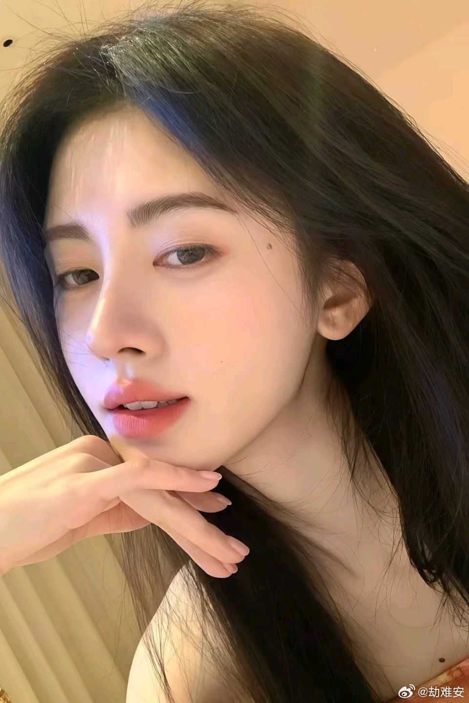 #鞠婧祎[超话]#🍊 #﻿﻿鞠婧祎来战jjy#🍊 jjy#鞠婧祎姜黎非# 🍊jjy#鞠婧祎万花世界# 

你的眼睛什么时候才能一直看着我呢？因为你的眼里有光而我的眼里有你 ​