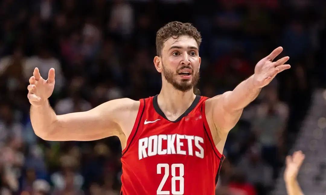 同是中锋差距太扎眼！申京这场对波津表现落差一目了然  今天NBA赛场两...