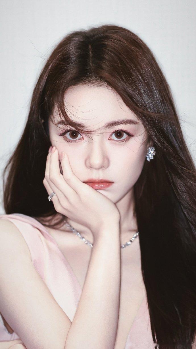 #赵今麦[超话]#
 大美女麦麦 ​