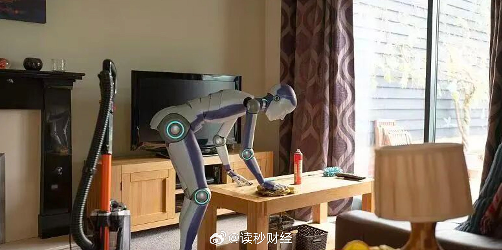 【#王兴兴称最快明年机器人就能做家务#】10月22日消息，据财经杂志，机器人公司宇树科技（下称“宇树”）在杭州召开合作伙伴生态大会。会上，宇树创始人王兴兴表示，希望今年年底或明年，用户只要对宇树机器人说“帮我整理一下房间”，机器人就能够实现。

“以模型目前的能力，哪怕不再继续进化，其实 ​