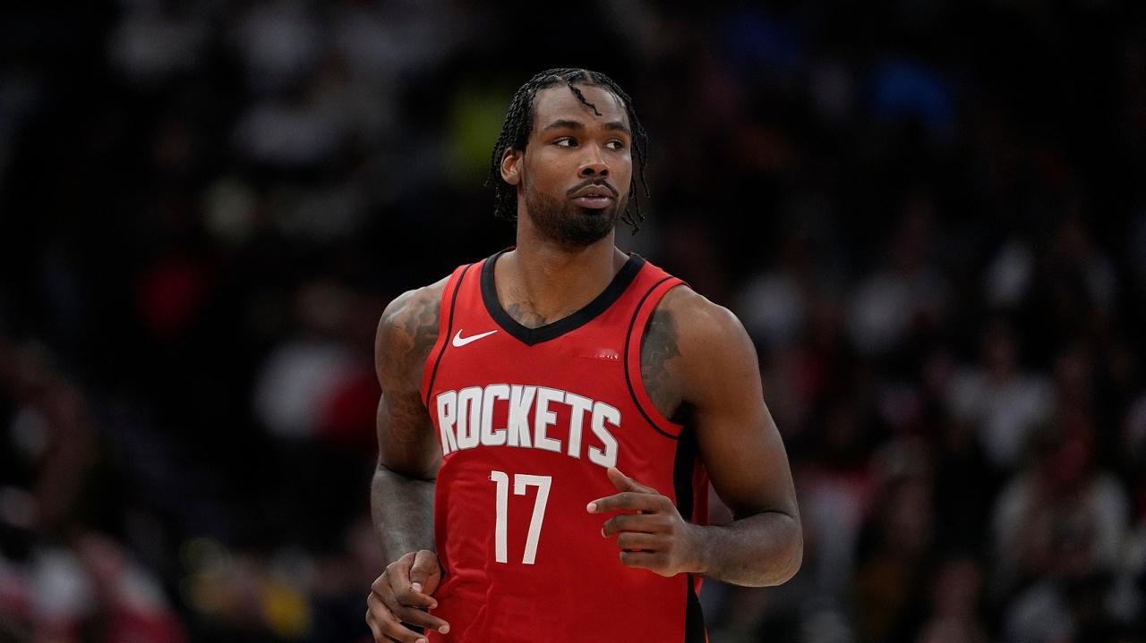 今天伊森用实力证明了自己为什么不会成为交易得到道苏母的筹码 火箭大胜湖...