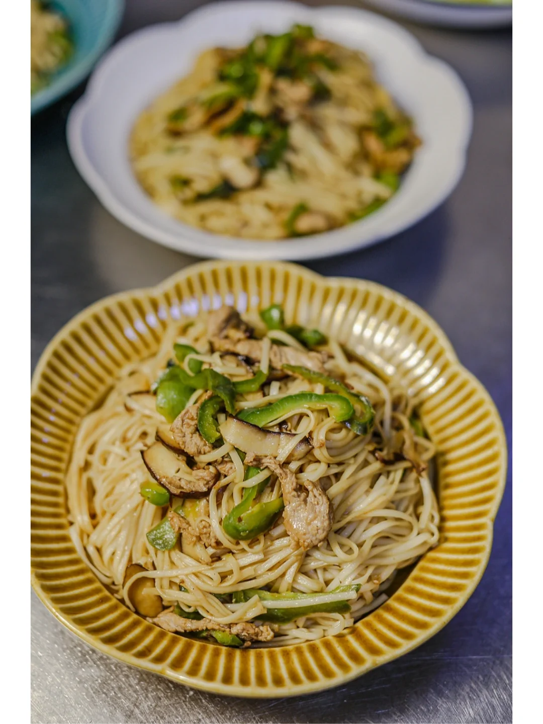 坚持做1000种面不重样（157）香菇肉丝炒面