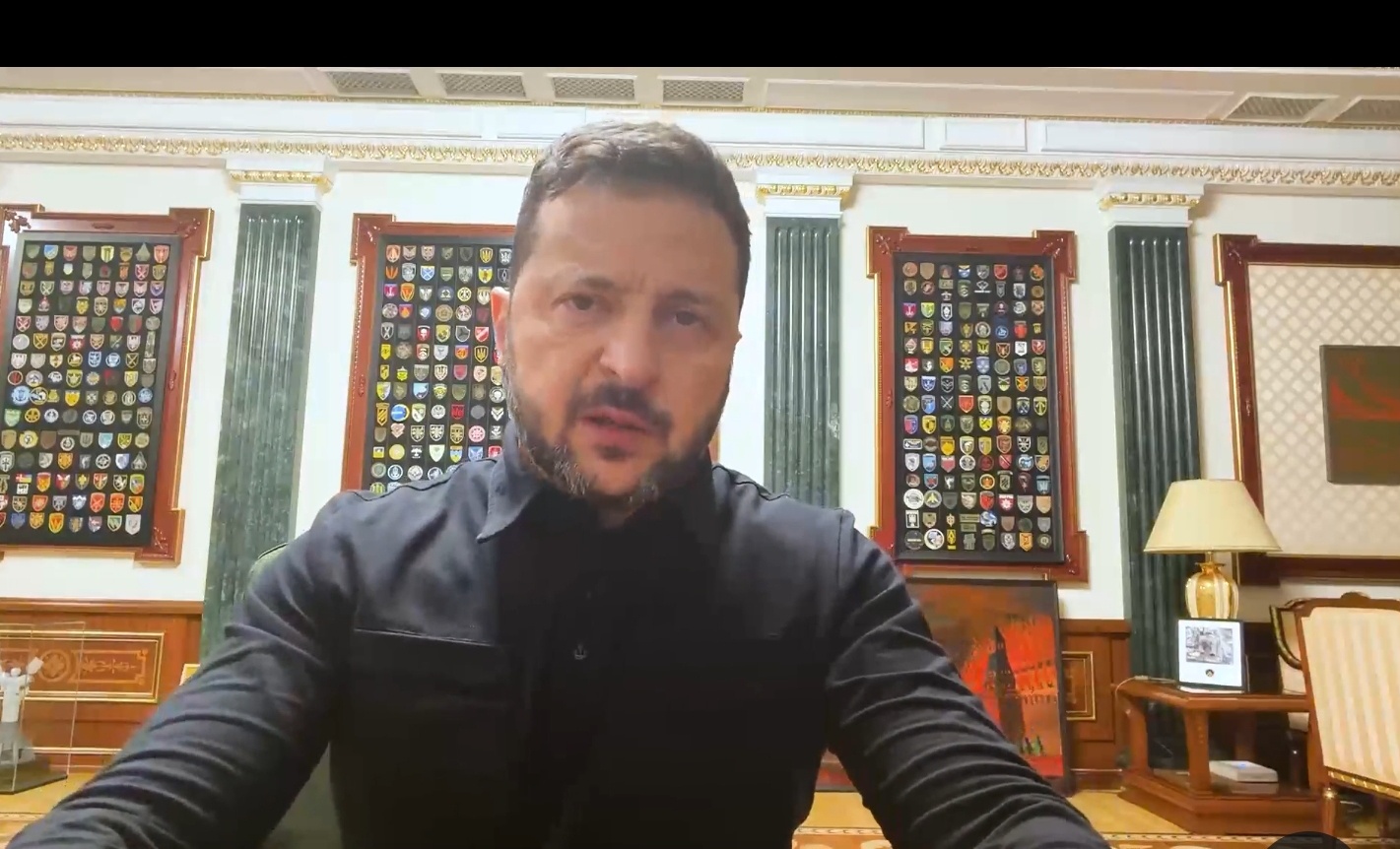 泽连斯基表示，如果俄罗斯表现出对真正持久的降级局势的诚意，乌克兰准备支持美国提出的相互停止打击关键基础设施的提议。
他说，如果俄罗斯对乌克兰关键基础设施的打击停止，乌克兰将采取相应的措施。
泽连斯基补充说，任何安排都应包括能源、食品路线和其他关键基础设施，而基辅仍在等待其伙伴提供具 ​