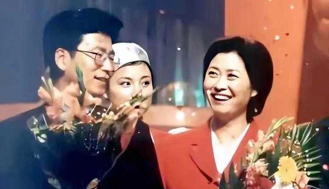 敬一丹走了丈夫背景才被扒出，掌管万亿资产从不互相站台，结婚41年不沾光，私下分得有多清 ​