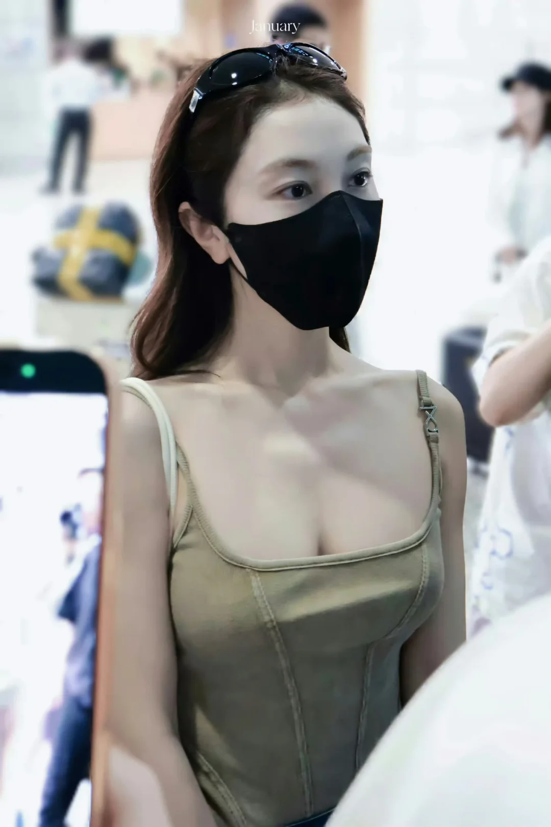 张小婉｜机场路透生图