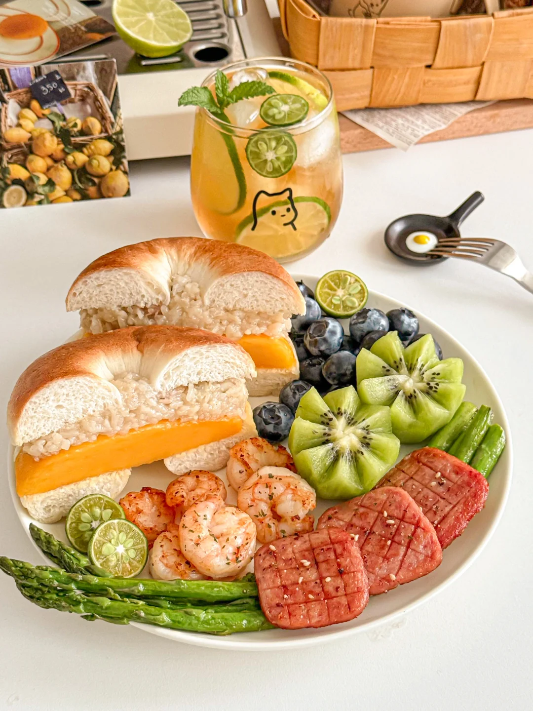 元气早餐｜芒果糯叽叽三明治🥯火腿芦笋拼盘