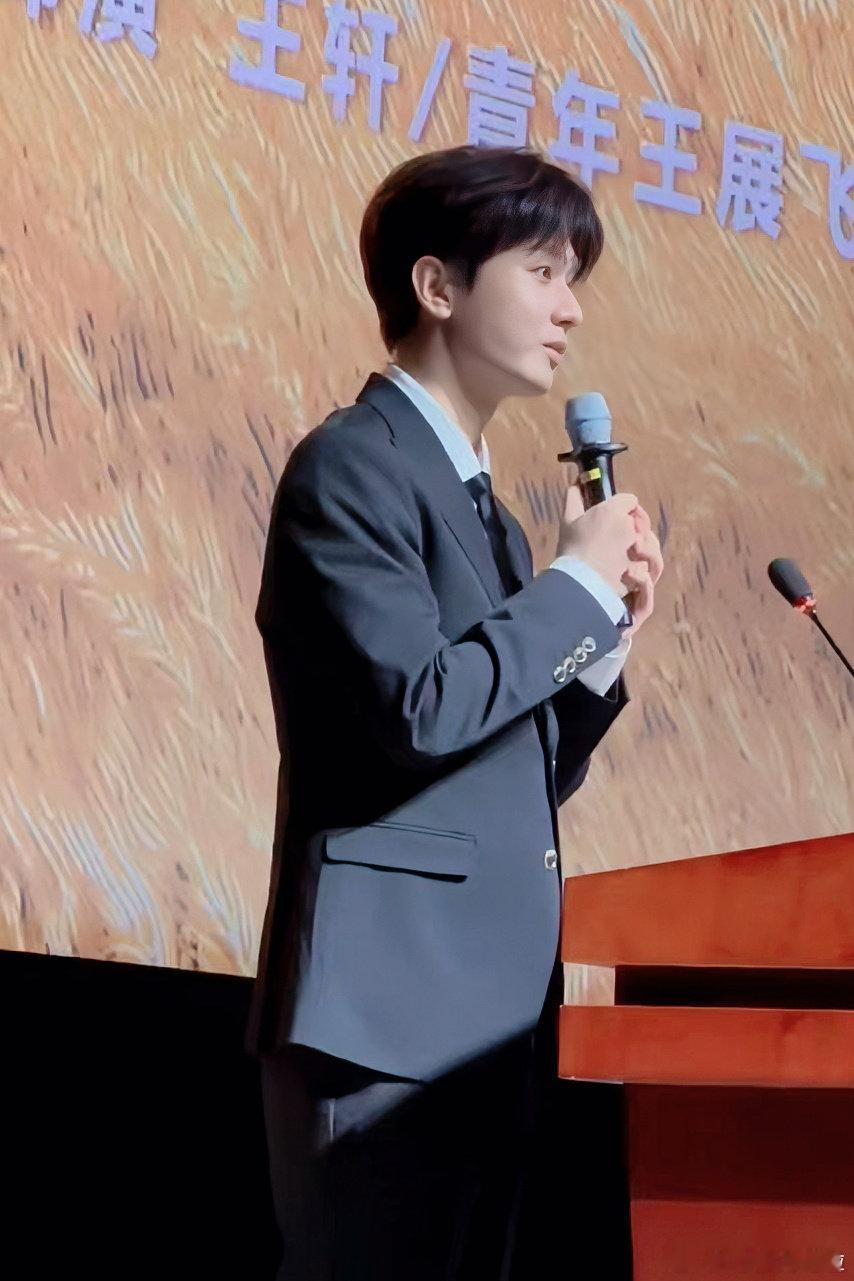 #成毅不见英雄花不开#cy#成毅#

潜心打磨角色，于镜头之中，体会故事里的悲欢与抉择。

成毅｜傅诗淇｜卢云｜两京十五日｜朱瞻基｜狩谎｜林彦廷｜不见英雄花不开｜王轩｜王展飞｜​