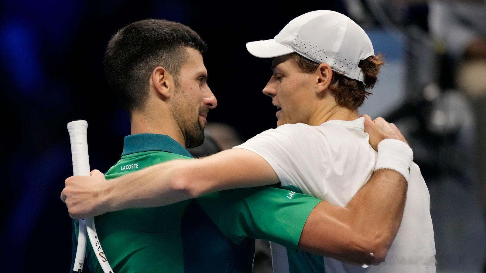ATP总决赛绿组最后一轮，德约7-6(1)/4-6/6-1击败胡尔卡奇...