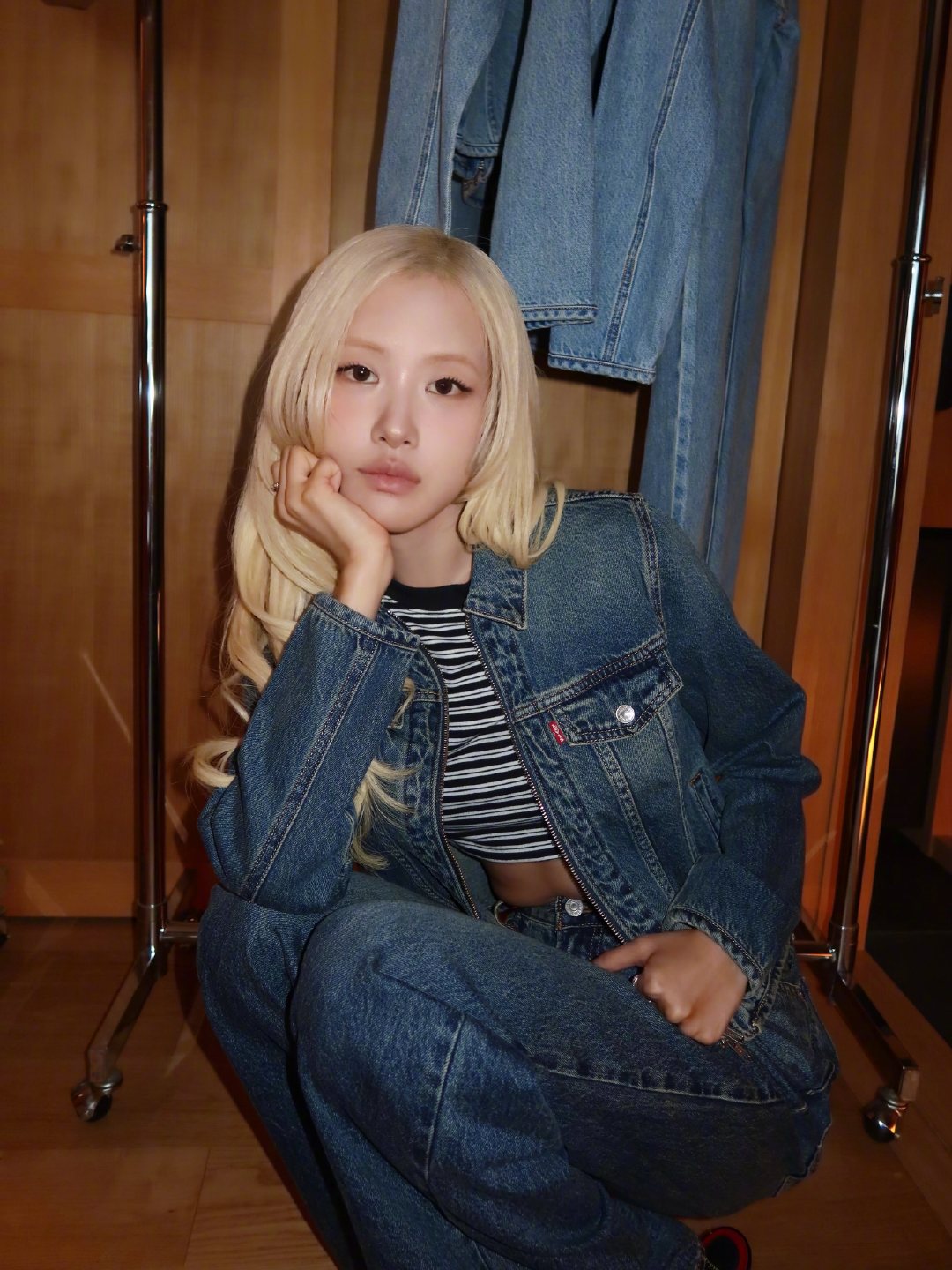 【Twi】朴彩英 更新品牌活动自拍，女神出片轻而易举#ROSÉ[超话]# ​