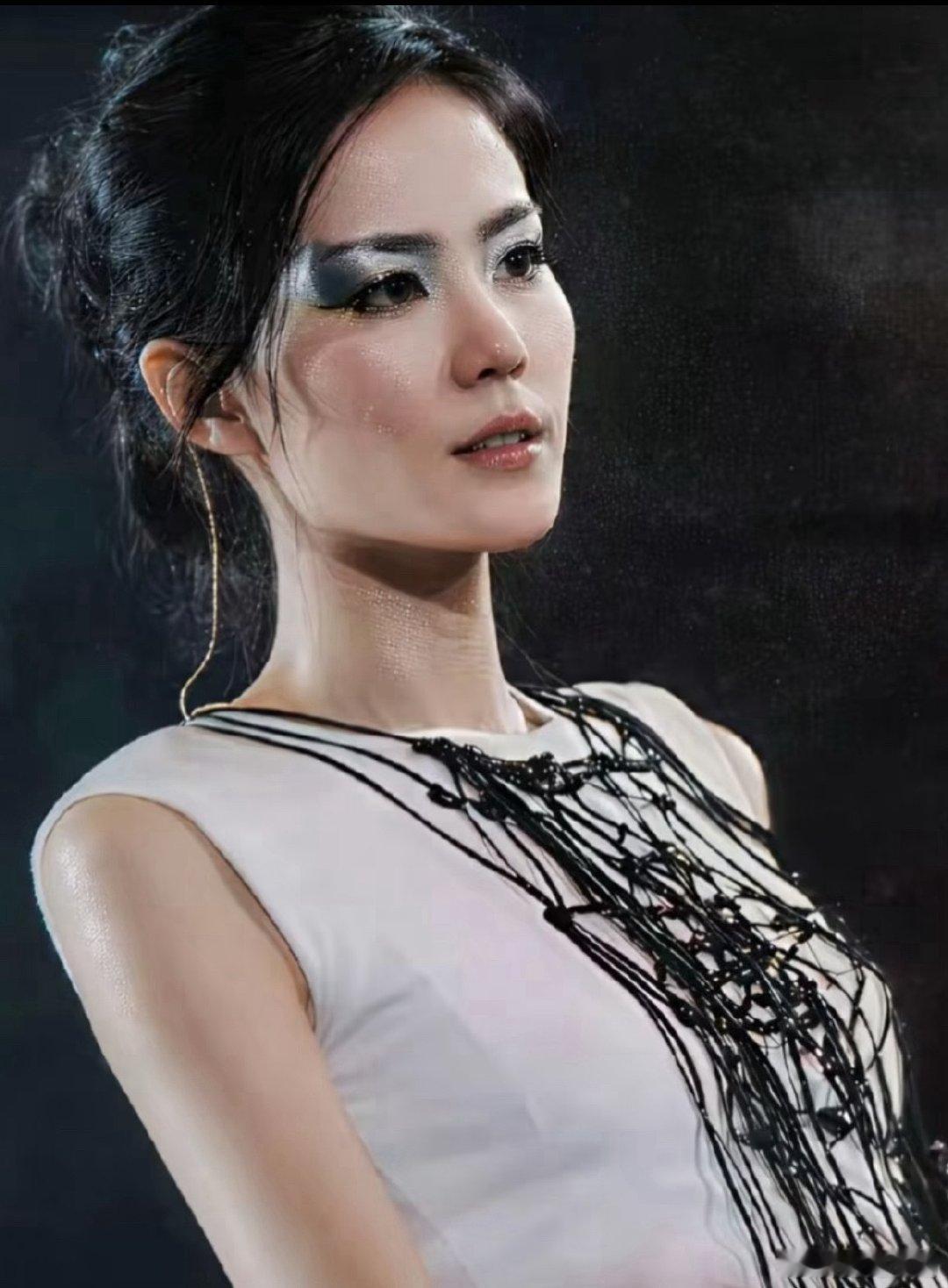 不得不说，王菲的四段感情史都郎才女貌。 ​