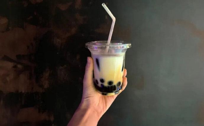 很多人在工作、学习累了时就想点杯奶茶，但实际上，这可能会给身体带来...