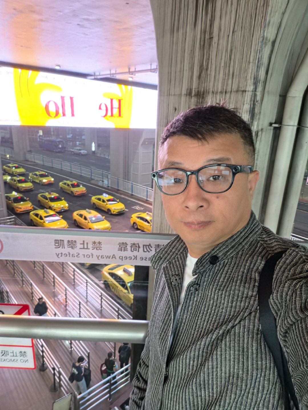 #第一批聪明人堵在路上了#到重庆了，明天即将成为第二批聪明人 ​