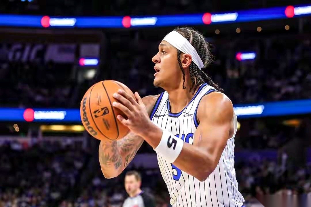 今天这四场季后赛，简直就是来打脸的。 菲尼克斯的太阳，三巨头抱团，结果...